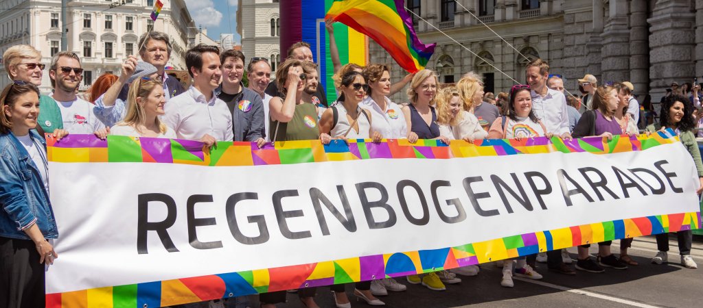 Aggressive Gegendemonstranten beim Pride Wien