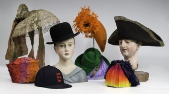 Verschiedene Kopfbedeckungen // © Bayerisches Nationalmuseum; Privatbesitz; Foto Bastian Krack
