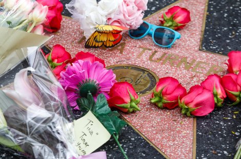  Die Menschen trauern um Tina Turner, hier am Hollywood Walk of Fame