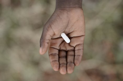 Eine antiretrovirale Therapie – über neun Millionen Menschen weltweit bekommen derzeit keine HIV-Medikamente. © iStock / borgogniels