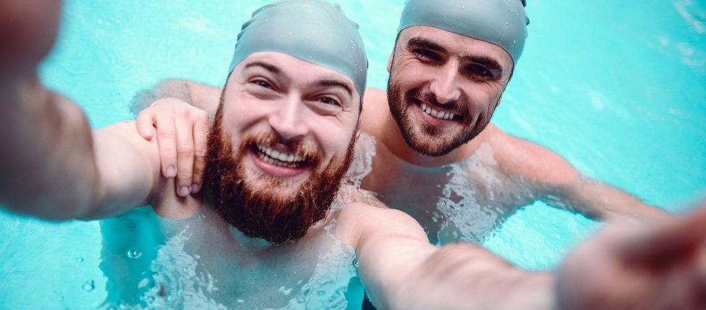 Männer im Schwimmbecken // © Aleksandar Georgiev