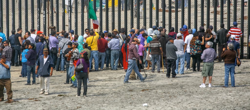 Schwuler hilft Asylsuchenden in Mexiko