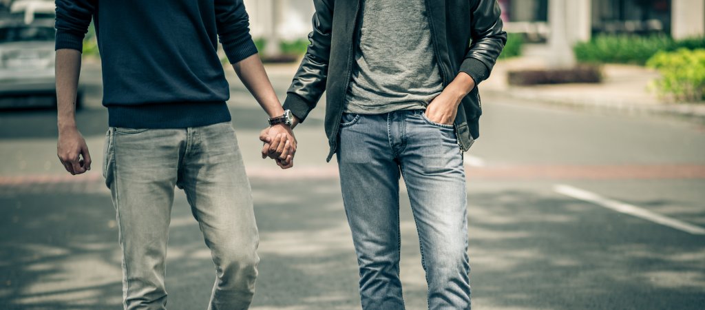 Schwules Paar aus Somerset von Jugendlichen bedroht