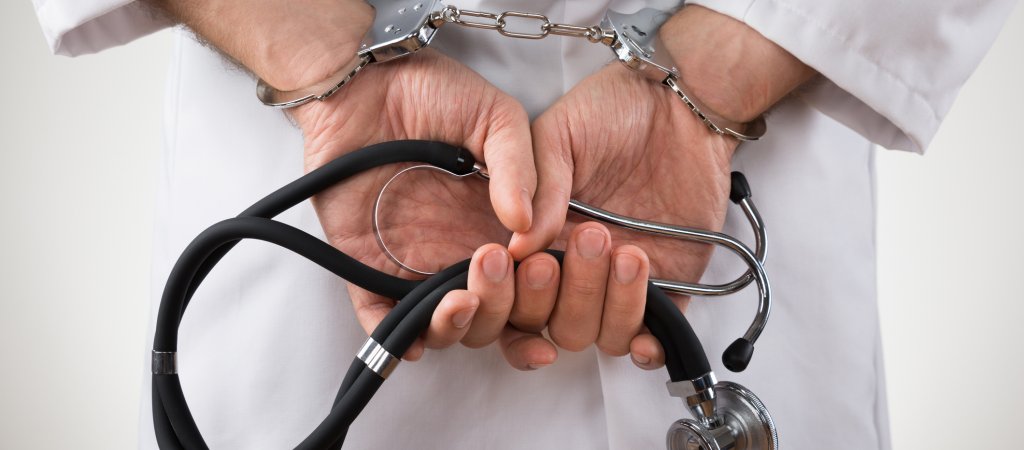 Polizist will nicht heldenhafte Ärzte verhaften