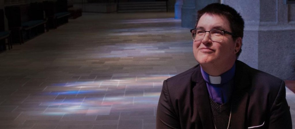 Erster Trans-Bischof ins Amt eingeführt