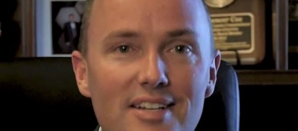 Trans-Verbot: US-Gouverneure denken um? // © Von UENVideo - Utah Futures PSA: Lt. Gov Spencer Cox on YouTube, CC BY 3.0, https://commons.wikimedia.org/w/index.php?curid=90709753