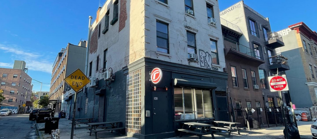 Zwei Verletzte bei Anschlag auf New Yorker Bar // www.instagram.com/rash_nyc/
