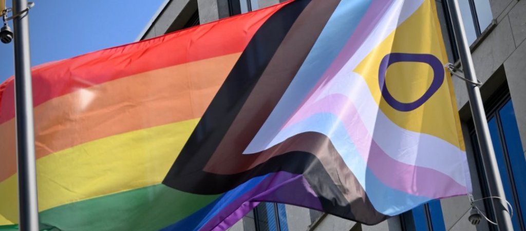 Streit um Regenbogenflagge