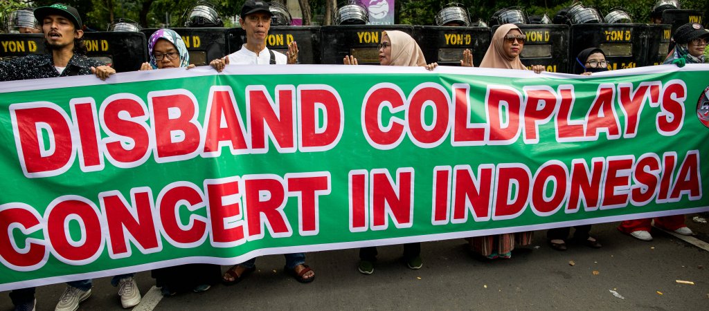 Konservative Gruppe protestiert gegen Coldplay in Indonesien 