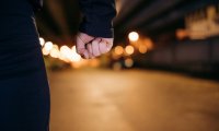 Schwules Paar in Washington D.C. von Jugendlichen verprügelt