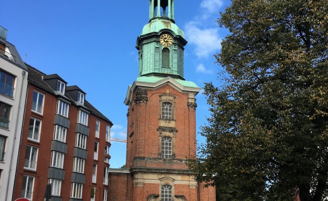 Hl. Dreieinigkeits-Kirche Hl. Dreieinigkeits-Kirche