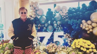 Elton John feiert 75. Geburtstag mit Brief an seine Söhne