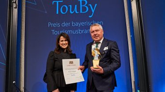 Auszeichnung für Eiche-Chef Holzapfel // © tourismusbayern gert krautbauer