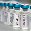 „Der Corona-Impfstoff macht schwul“