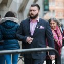 LGBTI*-feindlicher Engländer outet sich vor Gericht als bi