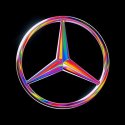 Mercedes-Stern erstrahlt in Regenbogenfarben