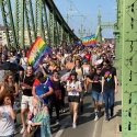 Zehntausende demonstrieren gegen LGBTI*-feindliche Politik // © instagram.com_tenbezkoszulki